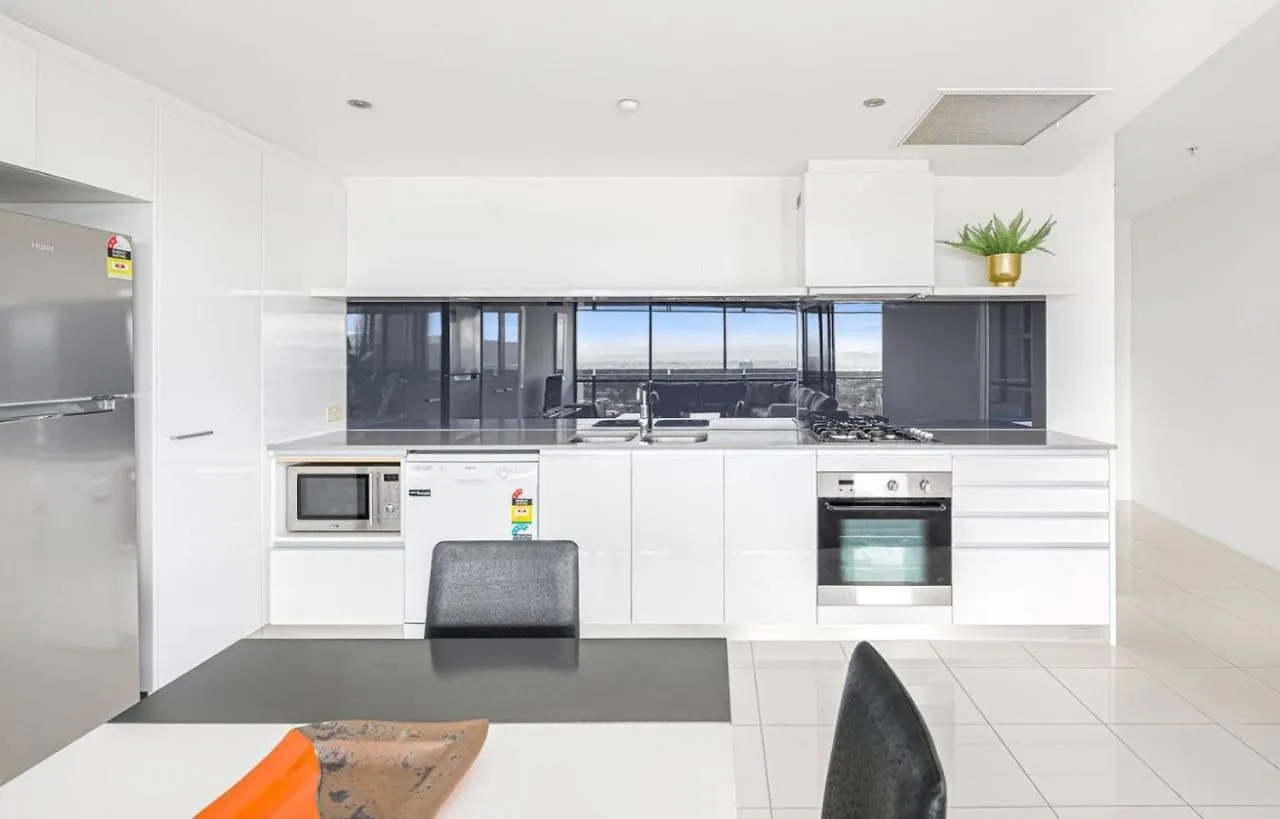 Circle On Cavill - Hosted By Coastal Letting Apartment Gold Coast Australia