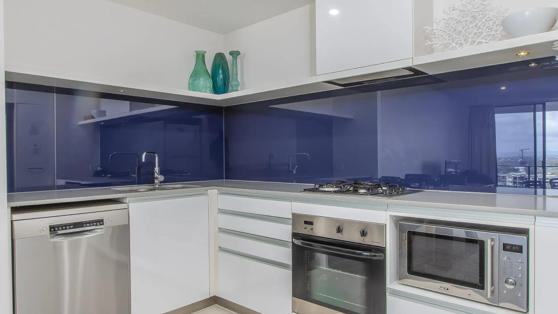 Circle On Cavill - Hosted By Coastal Letting Apartment Gold Coast Australia