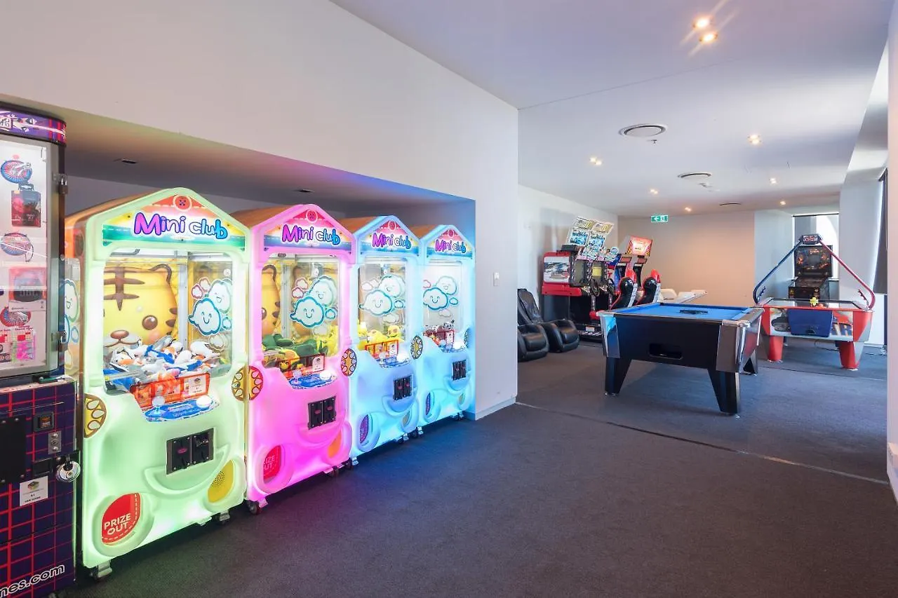 Circle On Cavill - Hosted By Coastal Letting Apartment Gold Coast