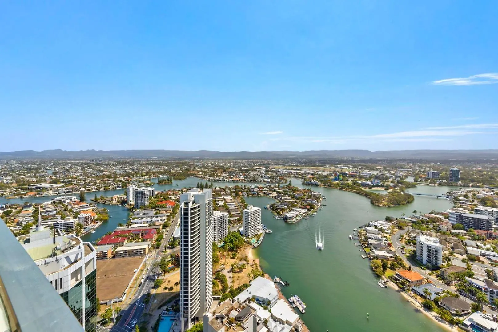 Circle On Cavill - Hosted By Coastal Letting Apartment Gold Coast Australia