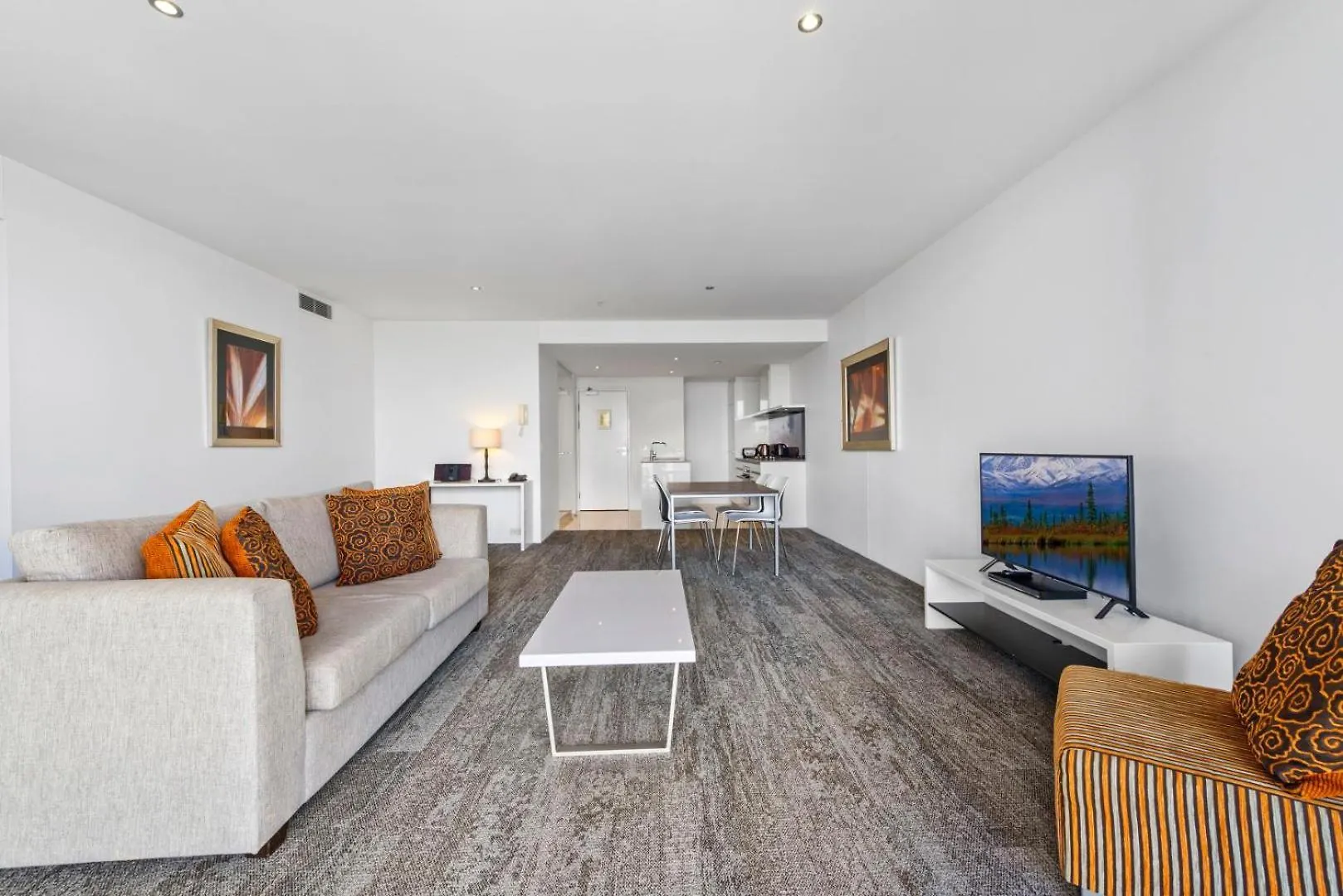 Circle On Cavill - Hosted By Coastal Letting Apartment Gold Coast
