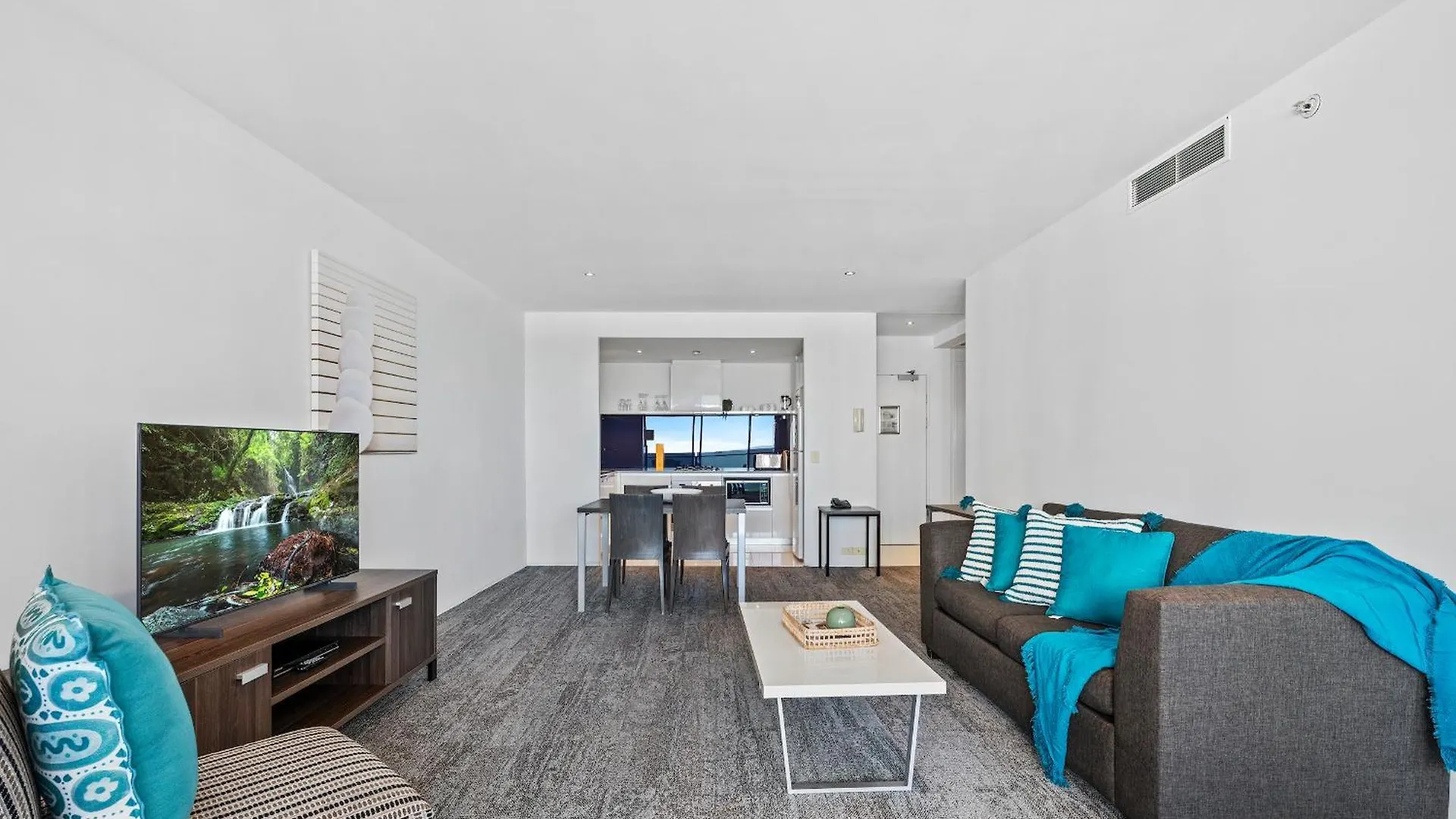 Circle On Cavill - Hosted By Coastal Letting Apartment Gold Coast Australia