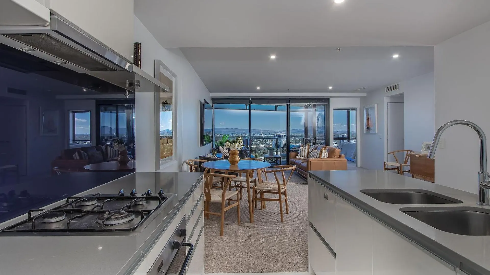 Circle On Cavill - Hosted By Coastal Letting Apartment Gold Coast Australia
