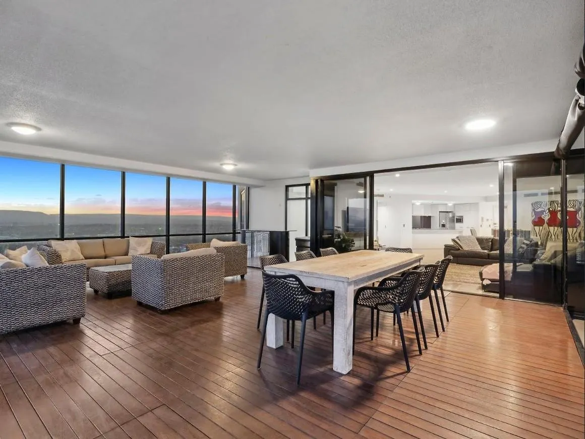Circle On Cavill - Hosted By Coastal Letting Apartment Gold Coast